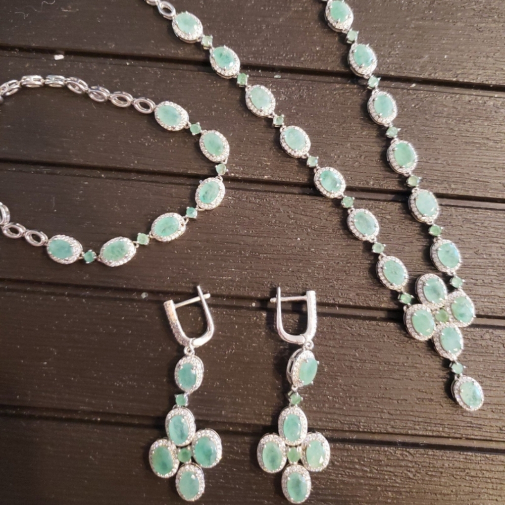Beautiful light green emerald necklace earrings bracelet sterling silver 925